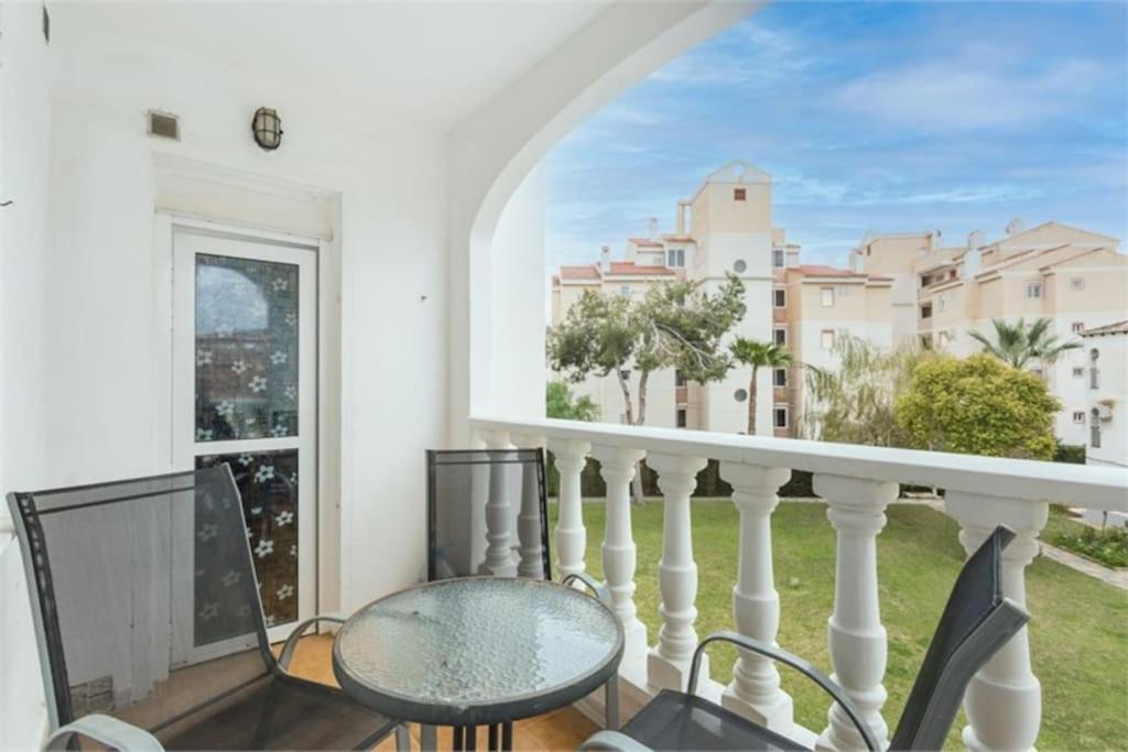 טורבייחה Beautiful Apartment With 2 Bedrooms Close To Beach מראה חיצוני תמונה